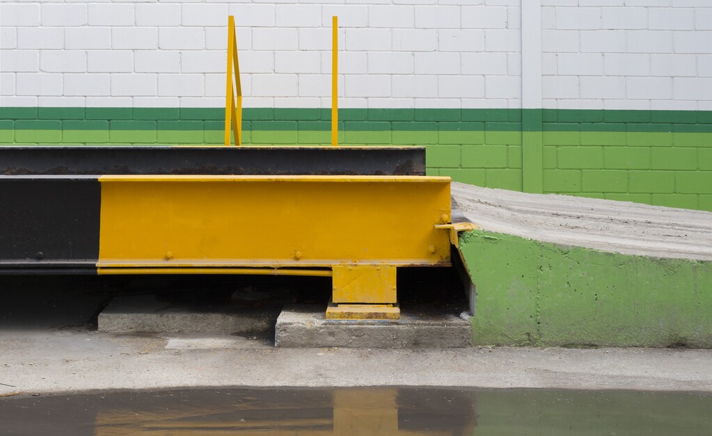A Shipping Container Ramp for Loading & Unloading