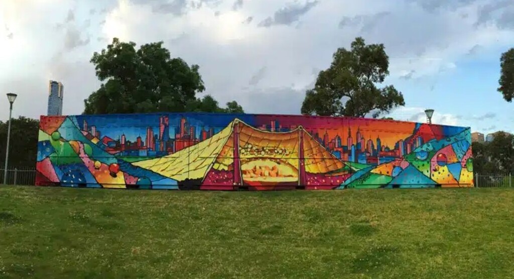 Storage Container Art Cafe & Bar, A New Business Inspiration