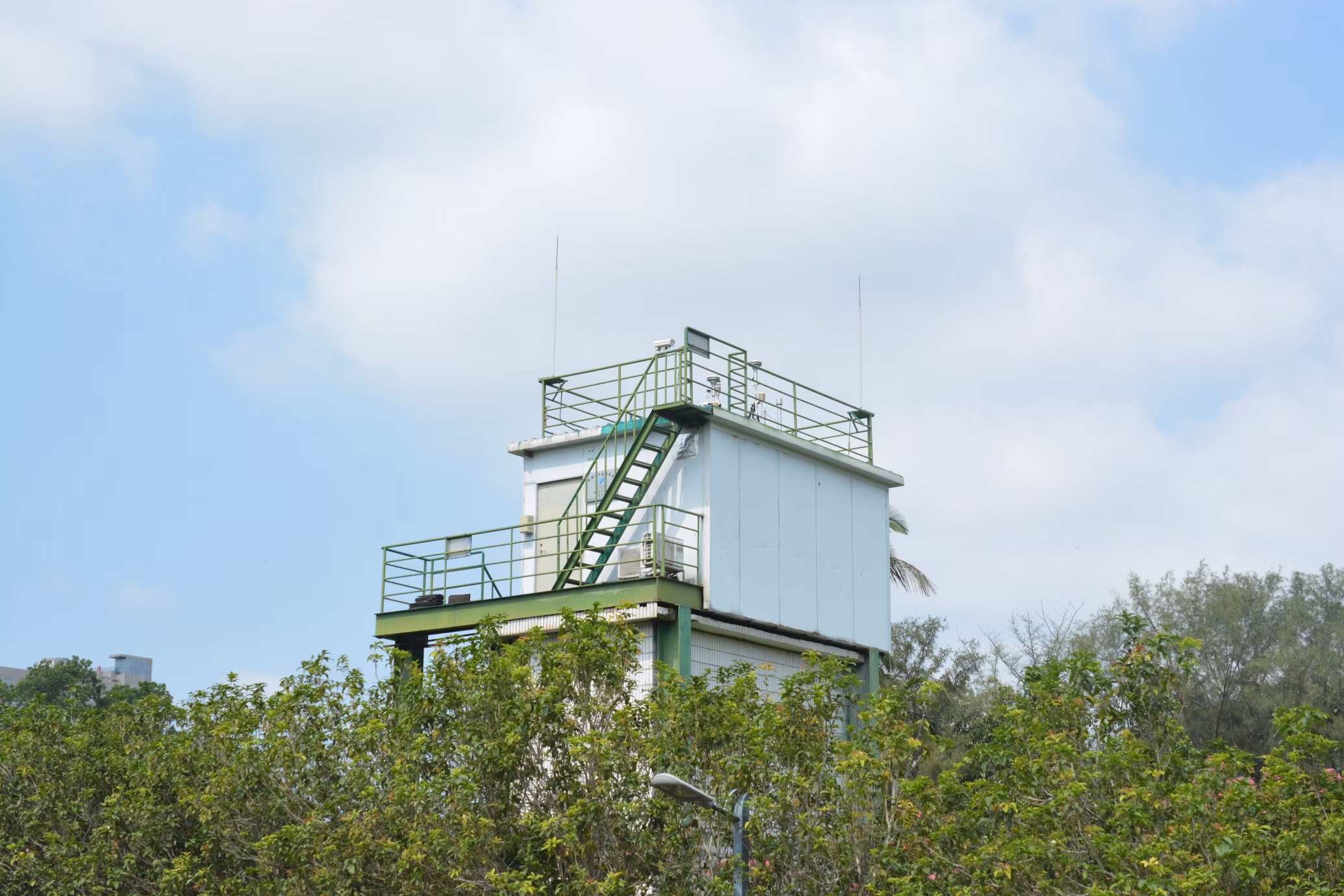 Shipping container towers