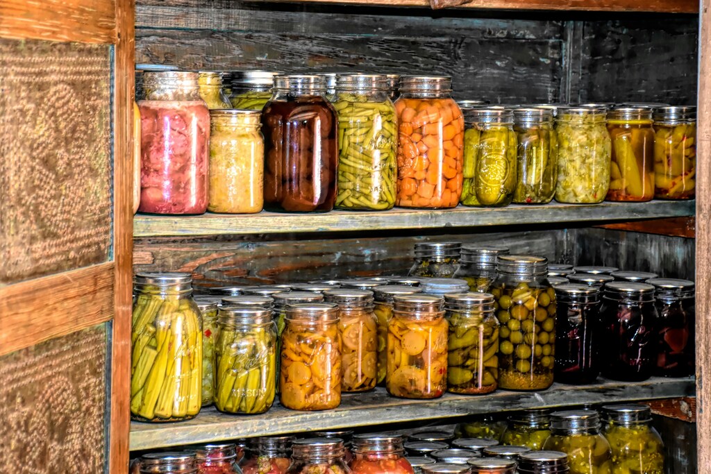 Wind Water Tight (WWT) Shipping Container for Food Storage