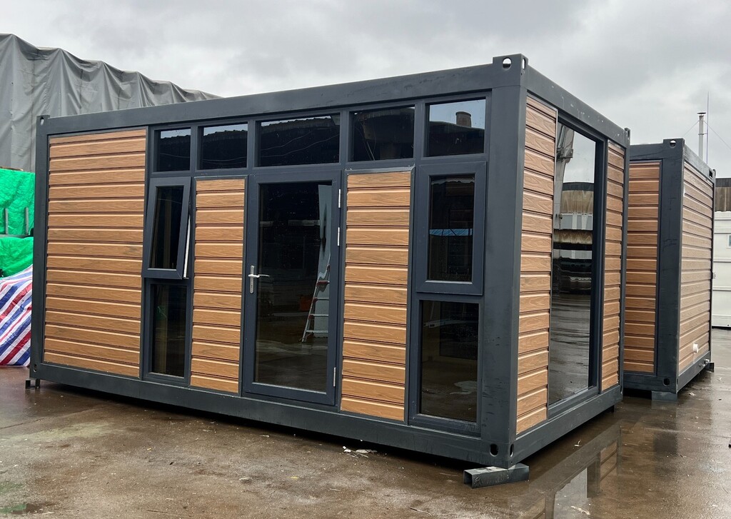 Tiny container homes 