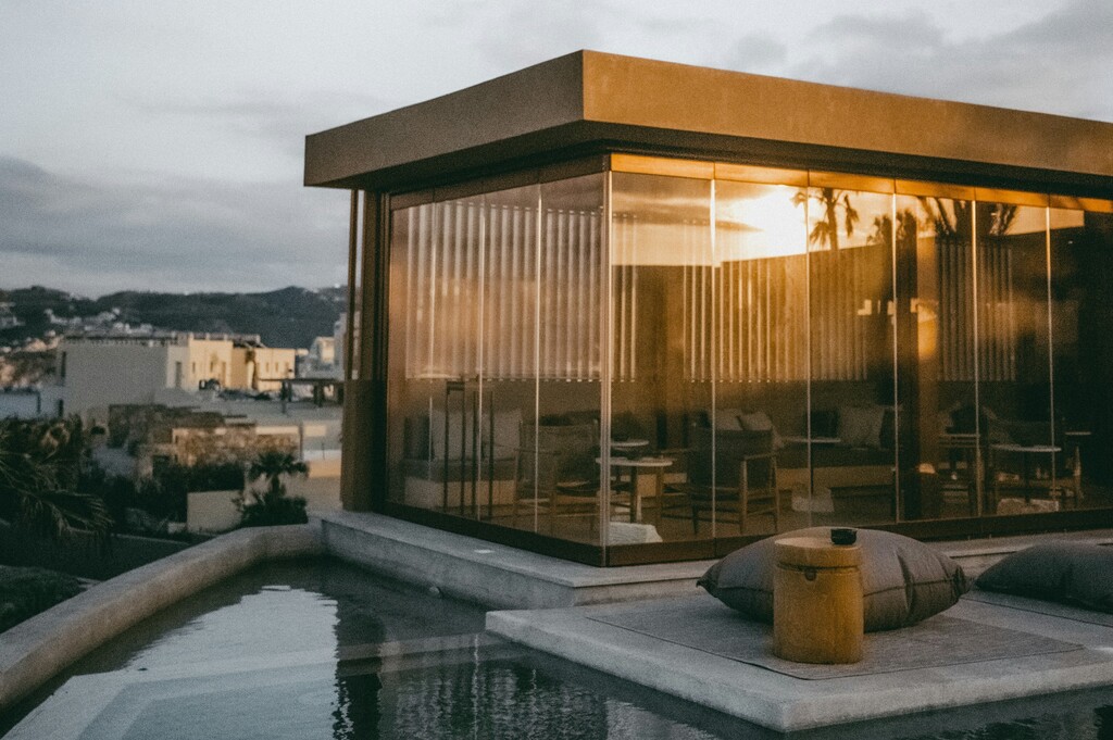 Factors That Define Luxurious Shipping Container Homes