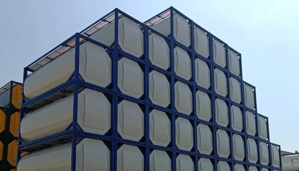 7 Reasons to Use ISO Tank Shipping Containers for Fuel Shipping