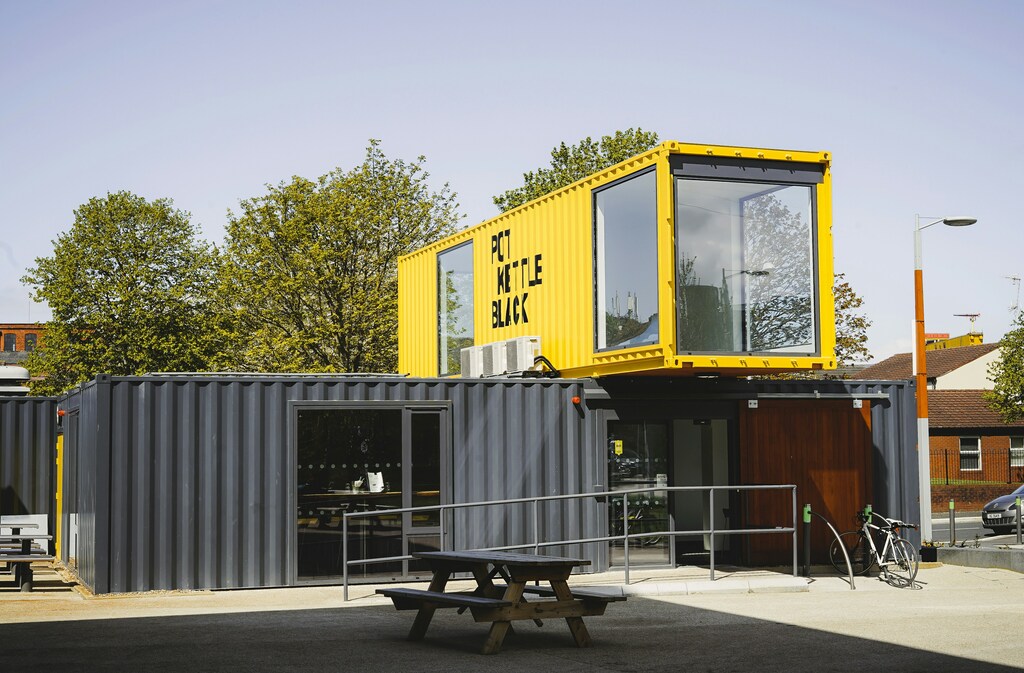6 Factors Influencing Cafe Shipping Container for Sale Price