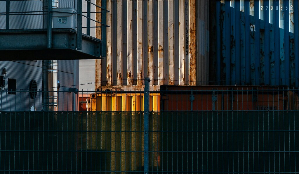 How to Define Excellent Shipping Containers Under $1,000