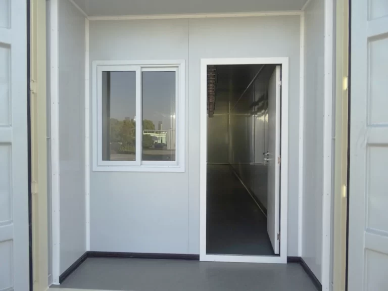 40ft High Cube Double Door Office Containers 1.11 door open rear view